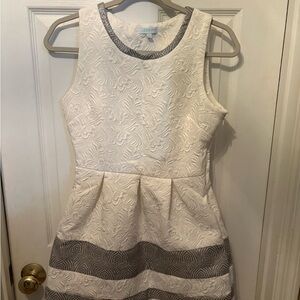 Dress‎